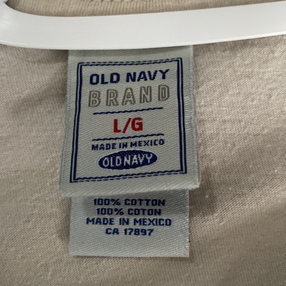Old navy tee - Picture 3 of 3